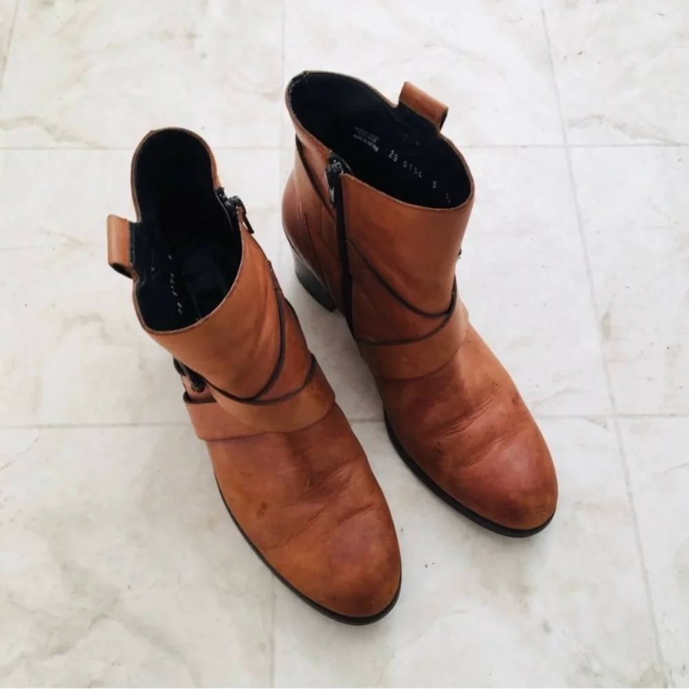 $439 Paul Green Brown Distressed Leather Buckle Block Heel Ankle Boots size 7.5
